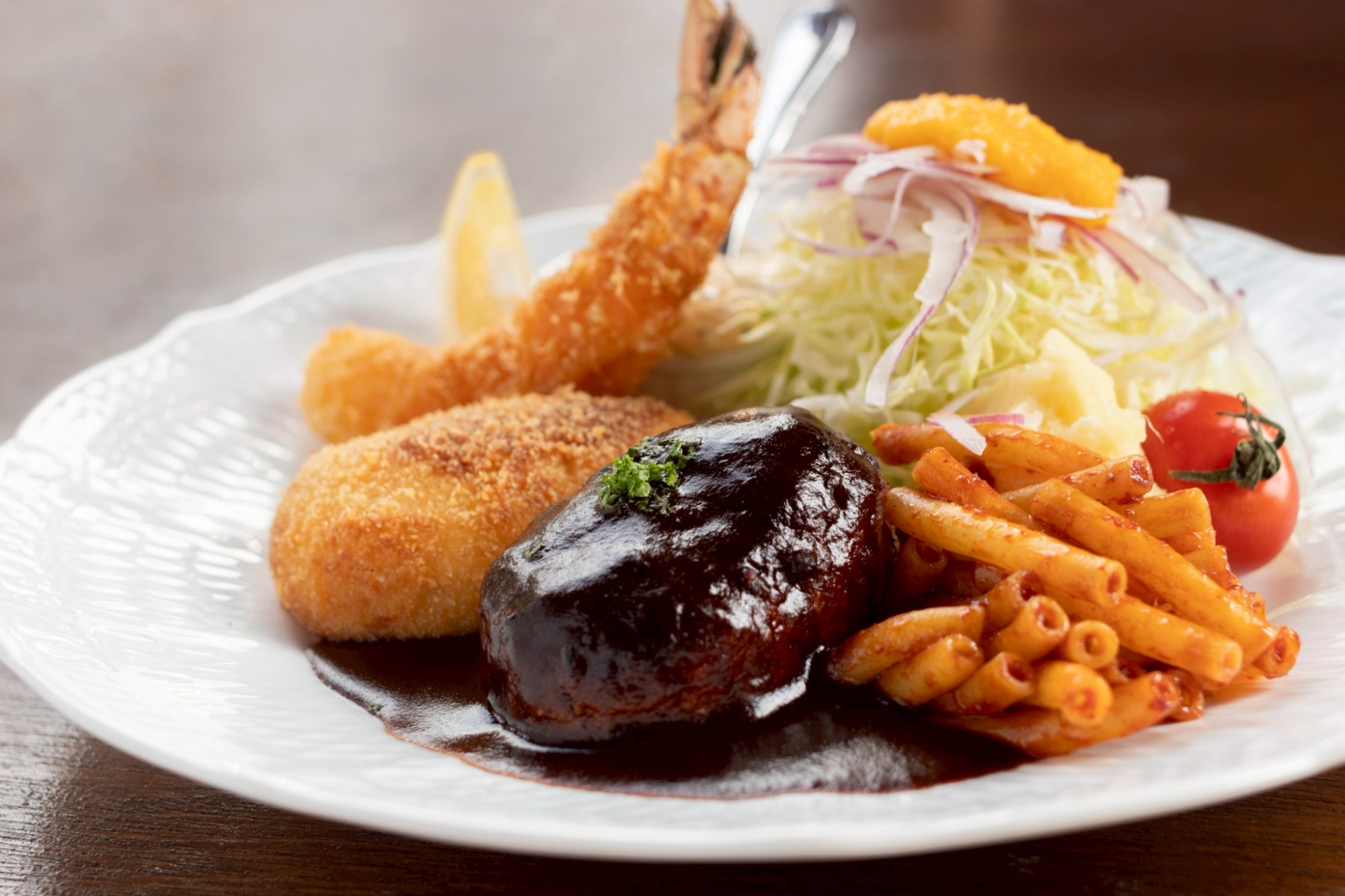 『洋食とケーキ　グラメル』グランドオープン