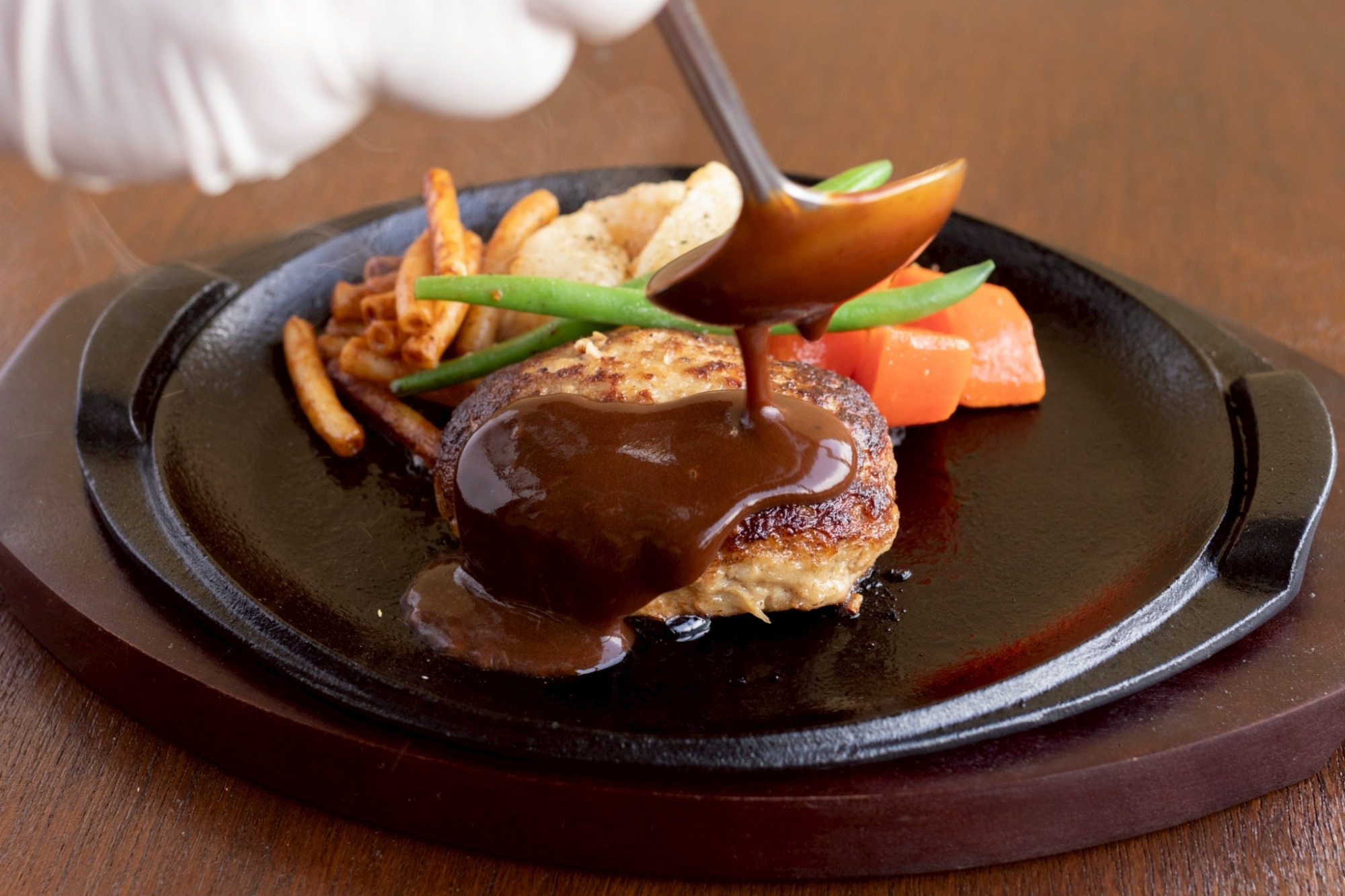 『洋食とケーキ グラメル』グランドオープン