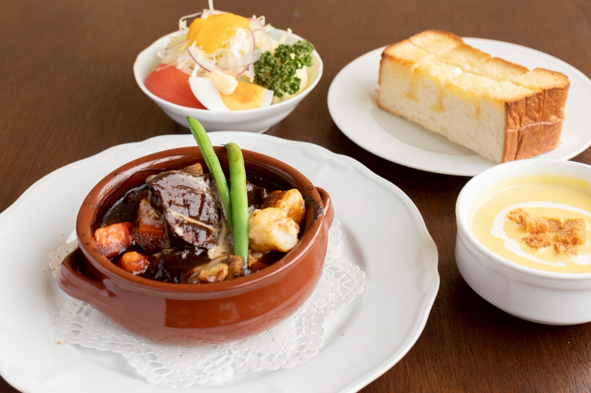 洋食とケーキ　グラメル